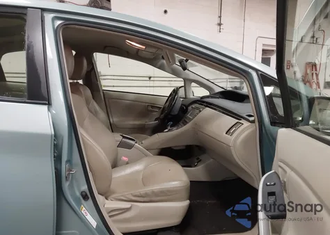 2013 Toyota Prius Four из США, поврежденный, VIN JTDKN3DU1D1631137